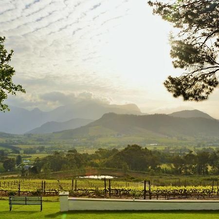 La Petite Ferme Hotel Franschhoek Bagian luar foto
