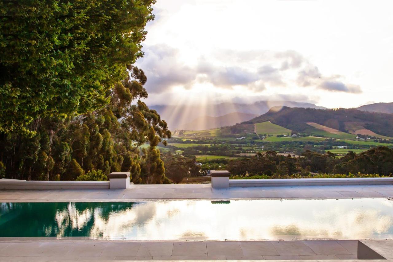 La Petite Ferme Hotel Franschhoek Bagian luar foto